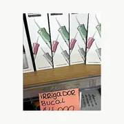 Irrigador bucal portátil
